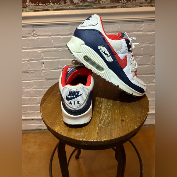 Nike Air Max - Picture 2 of 5